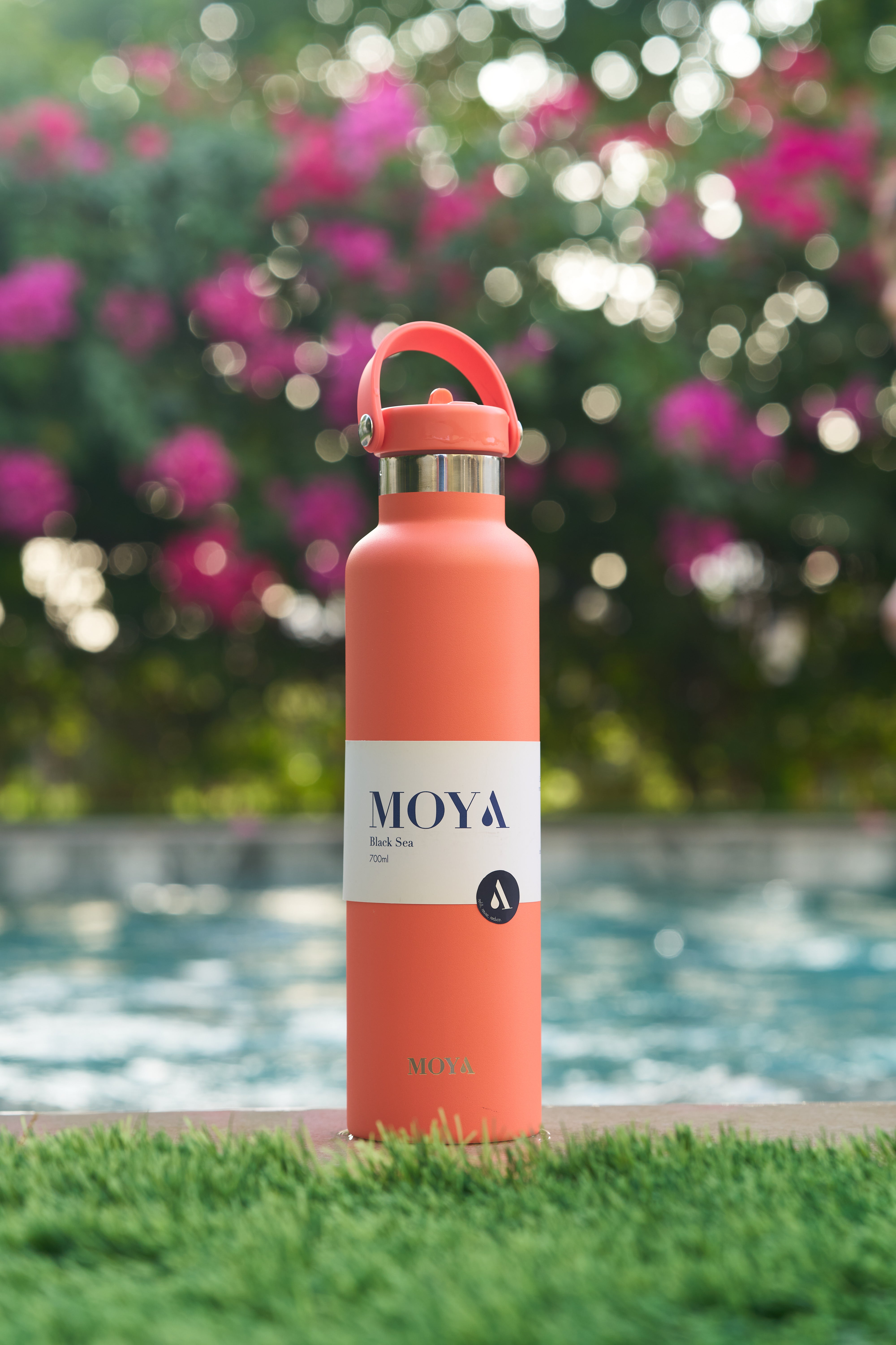 Black Sea 700ml Water Bottle — Spout Lid