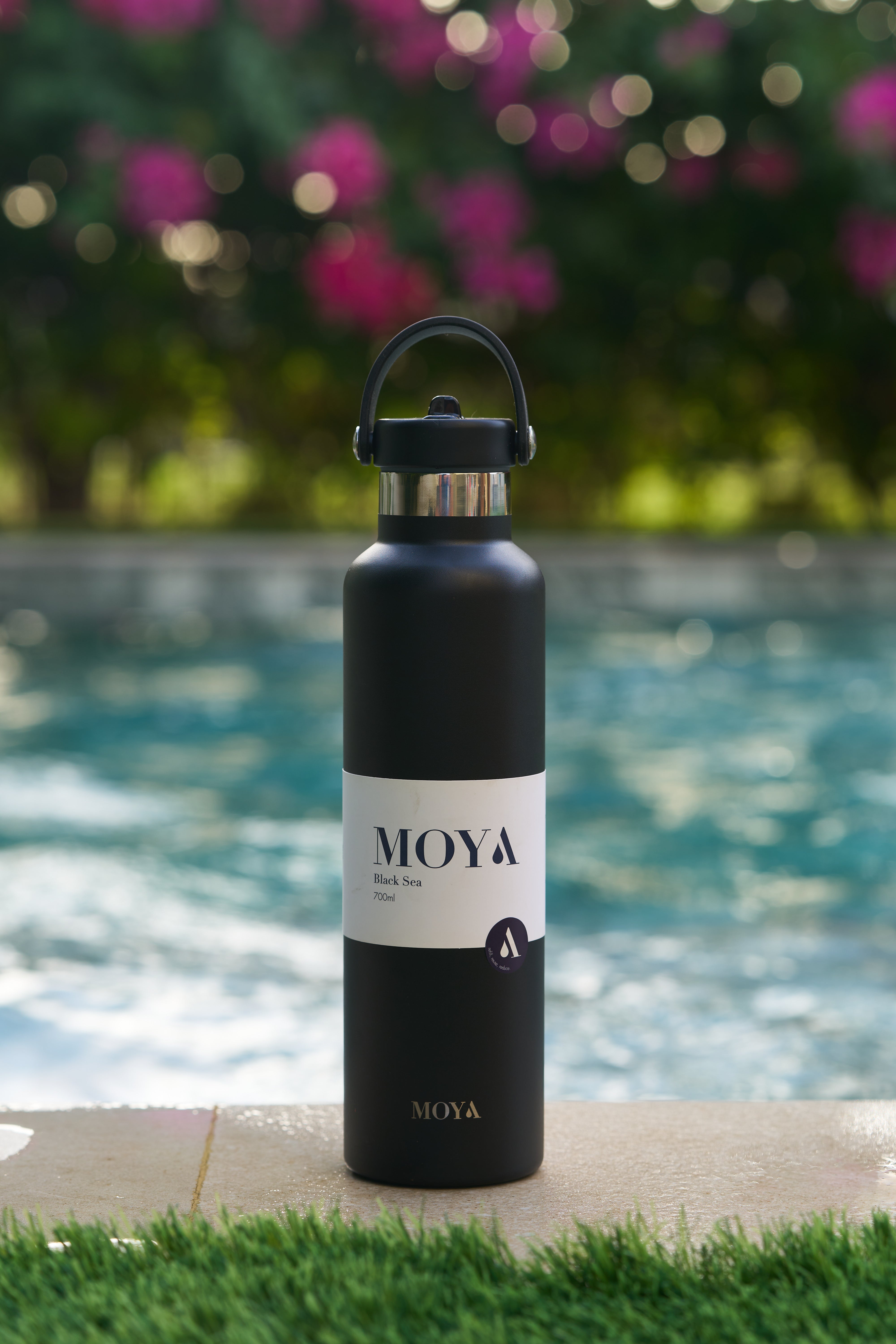 Black Sea 700ml Water Bottle — Straw Lid